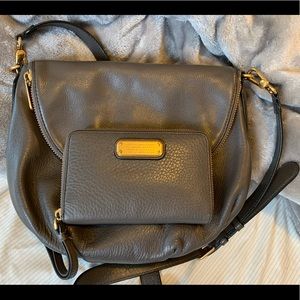 Marc Jacobs Natasha with matchhing wallet.
